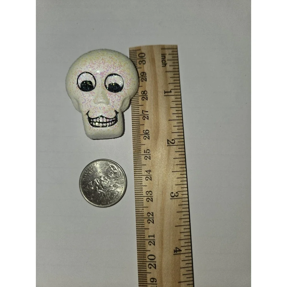 Vintage 90s Glitter Skull Pin Brooch Halloween Kitsch Spooky Retro Resin Plastic